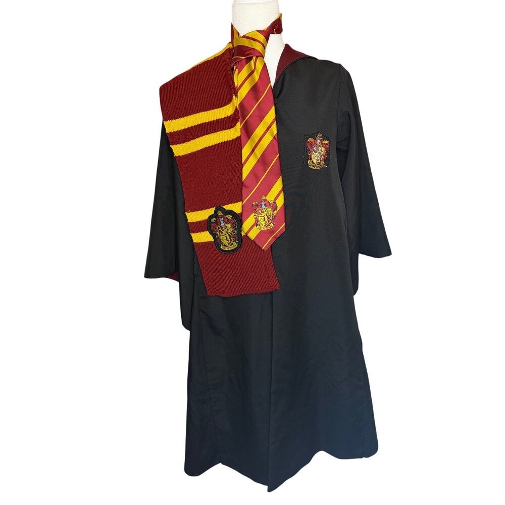 Wizarding World Harry Potter Gryffindor Robe Universal Studios Size XXS Youth